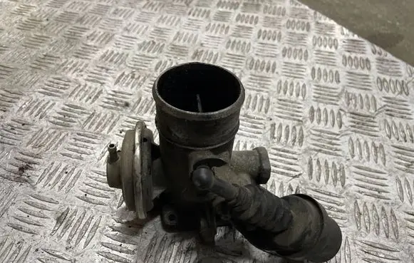 Mercedes-Benz C W202 EGR valve A6110980417