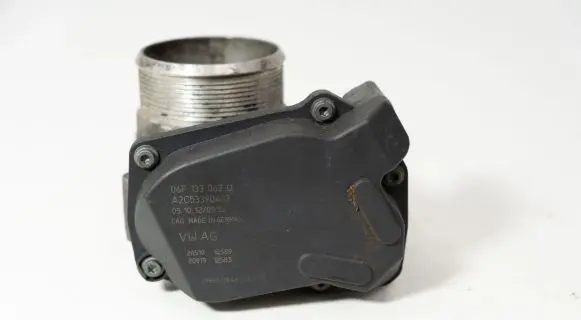 Audi A4 S4 B8 8K Throttle valve 06F133062Q