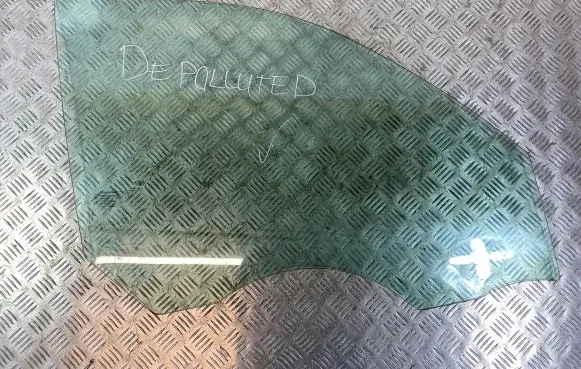 SsangYong Rexton Front door window glass four-door