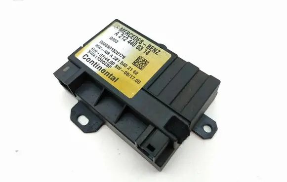 Mercedes-Benz E W212 Fuel injection pump control unit/module A2124400314 5WK11555CBF 0926501520179