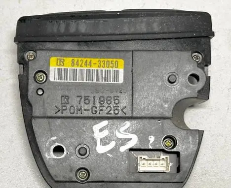 Lexus ES 250 - 300 - 330 Steering wheel buttons/switches 8424433050