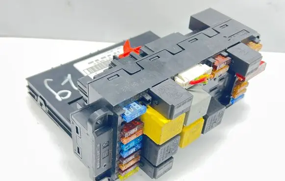 Mercedes-Benz CLK A209 C209 Fuse module 2095452801 5DK00848514