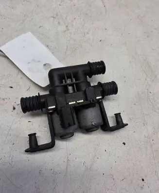 BMW 7 E65 E66 Coolant heater control valve A1147412159