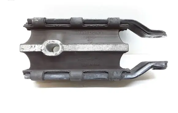 Volvo XC60 Engine mount bracket 31262935 8G9N6P082BA