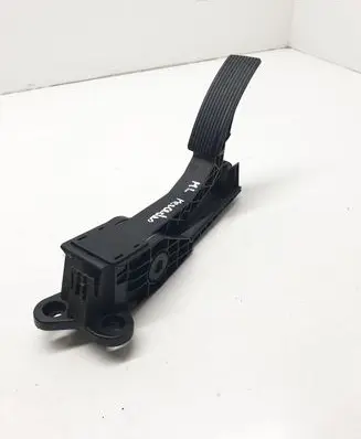 Mercedes-Benz ML W164 Accelerator throttle pedal A1643000104