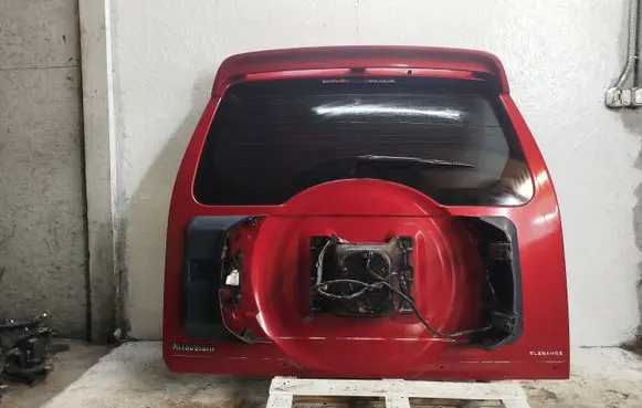 Mitsubishi Pajero Tailgate/trunk/boot lid 
