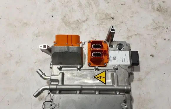 Volvo XC60 Voltage converter inverter 32280830