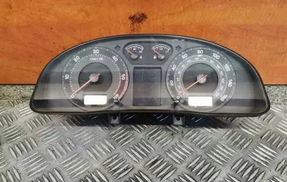 Skoda Superb B5 (3U) Speedometer (instrument cluster) 3u0920941a