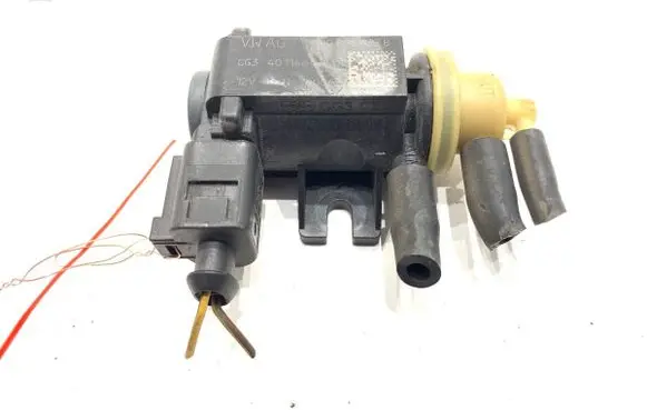 Volkswagen Tiguan Fuel pressure regulator 1KO906627B