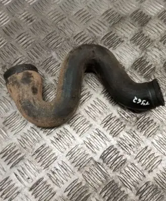 Volkswagen PASSAT B5 Coolant pipe/hose 8D0145828C