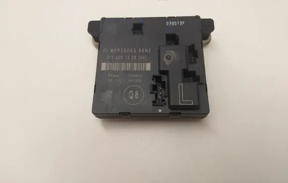 Mercedes-Benz E W211 Door control unit/module 2118201526