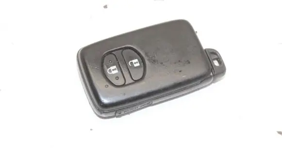 Toyota Prius+ (ZVW40) Ignition key/card 