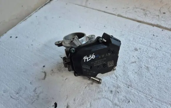 Volkswagen PASSAT B7 Electric throttle body valve 04L128063H