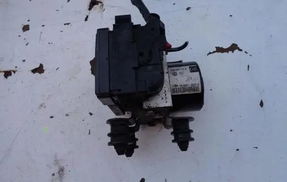 Skoda Octavia Mk2 (1Z) ABS Pump