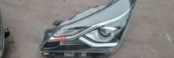 Toyota Yaris Headlight/headlamp 0D-197