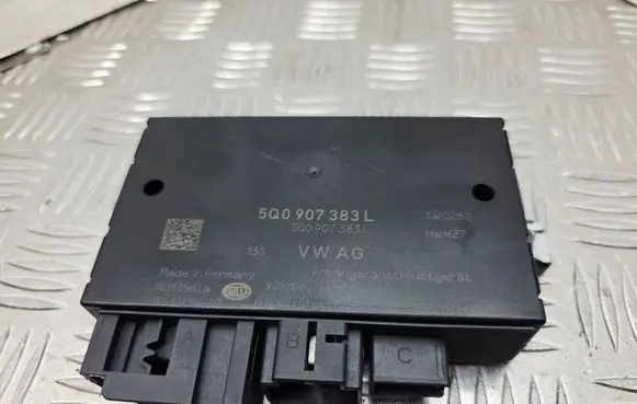 Volkswagen Atlas Tow bar trailer control unit/module 5Q0907383L