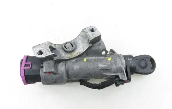 Volkswagen Golf IV Ignition lock 4B0905851C
