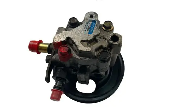 Mitsubishi L200 Power steering pump MR210173