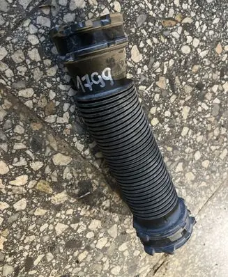 Nissan Juke I F15 Air intake hose/pipe 8200721179