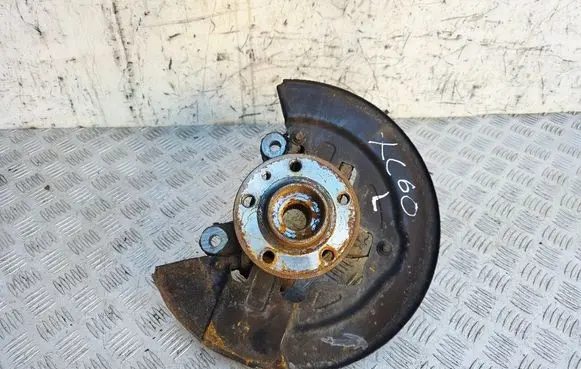 Front wheel hub