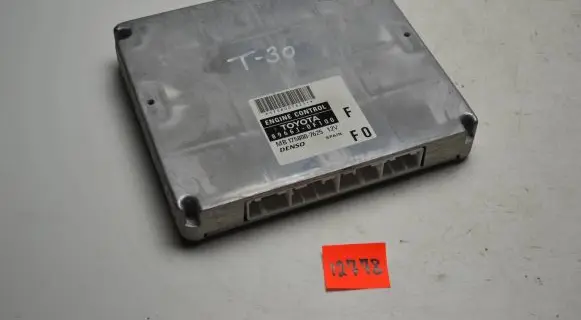Toyota Corolla E120 E130 Engine control unit/module 896610F100 1758007625 MB1758007625