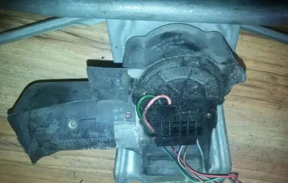 Ford Fiesta Wiper motor 0390241306 85gb17b571ba