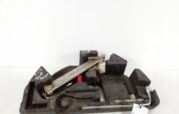 Mercedes-Benz CLC CL203 Tool set A2038990161
