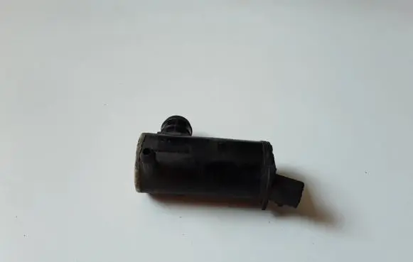 Hyundai ix35 Windscreen/windshield washer pump 985102S100