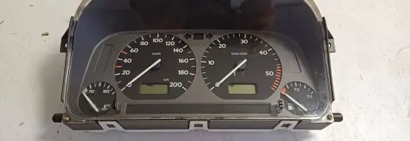 Volkswagen Golf III Speedometer (instrument cluster) 5392325900