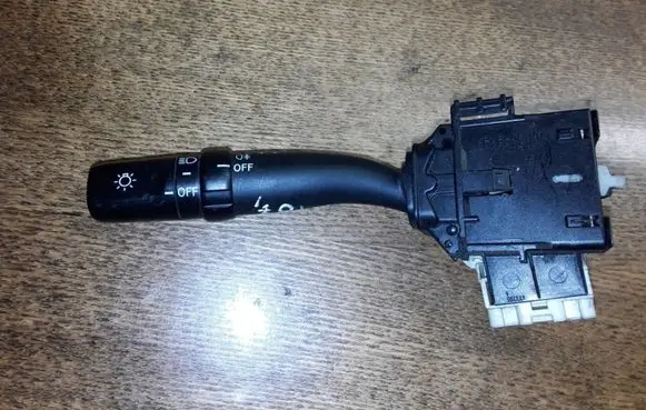 Toyota Avensis T250 Indicator stalk 173650
