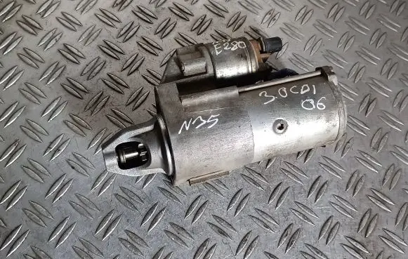 Mercedes-Benz E W211 Starter motor A0051518901 D7G15 61514401