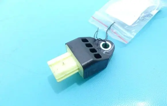 Toyota Avensis T270 Fuel cut-off switch 89831-12020 IMPRK1104315