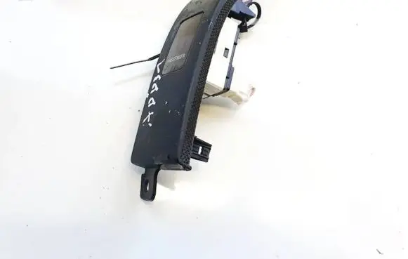 Passenger airbag on/off switch