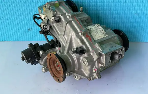 Suzuki Jimny Rear gearbox reducer/haldex oil pump 