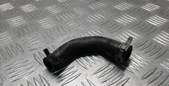 Volvo V40 Breather hose/pipe 31401832