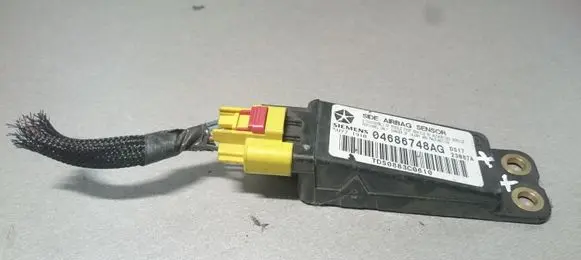 Chrysler Voyager Airbag deployment crash/impact sensor 04686748AG 5WY71910
