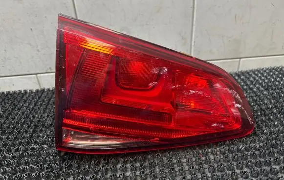 Volkswagen Golf VII Tailgate rear/tail lights 5G0945093S