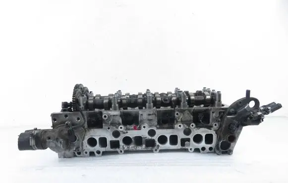 Mercedes-Benz Vito Viano W638 Engine head 6110160304 6110162101