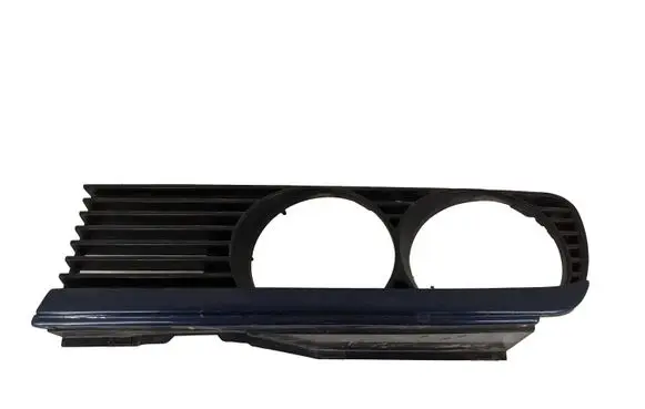BMW 3 E30 Under headlight/headlamp trim 18760920