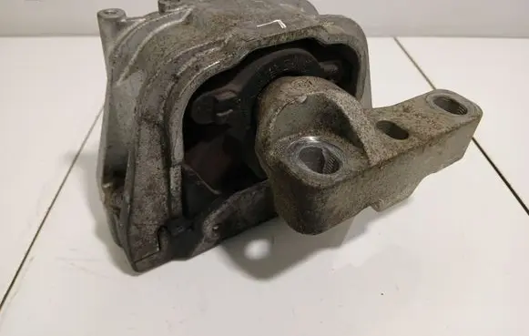 Audi A3 S3 8P Engine mount bracket 1K0199262AS