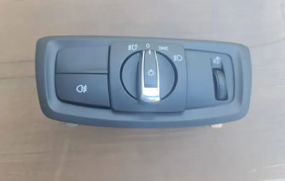 BMW 1 F20 F21 Light switch 6847520 18347910 05041199