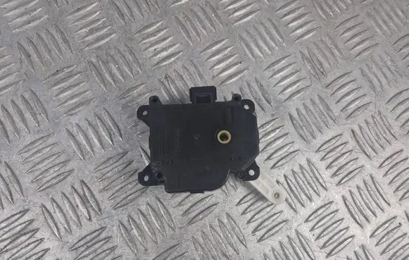 Toyota Avensis T250 Air flap motor/actuator 0637008680 8F3541