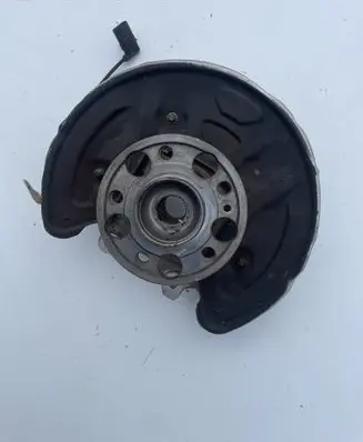 Mercedes-Benz C W205 Rear wheel hub 2055467380