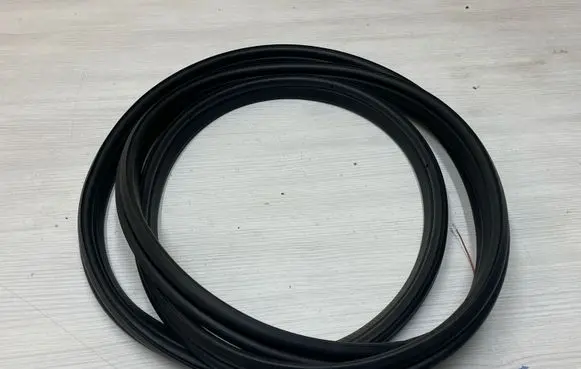 BMW 5 F10 F11 Engine compartment rubber 20677910