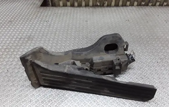 Volkswagen PASSAT B6 Accelerator throttle pedal 1K1721503L