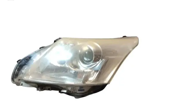 Toyota Avensis T270 Headlight/headlamp 12676