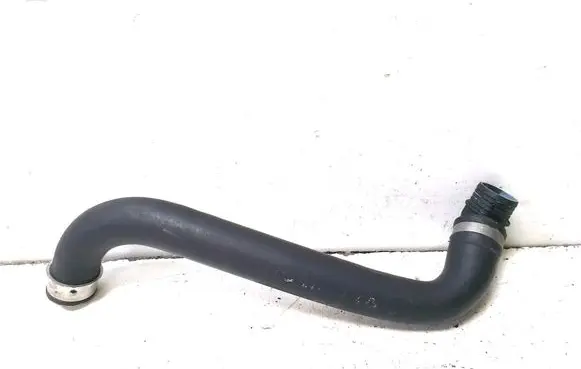 Engine coolant pipe/hose