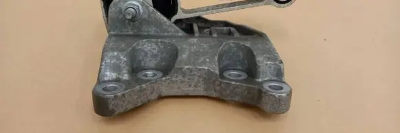 Land Rover Evoque I Engine mounting bracket GJ326P096AE
