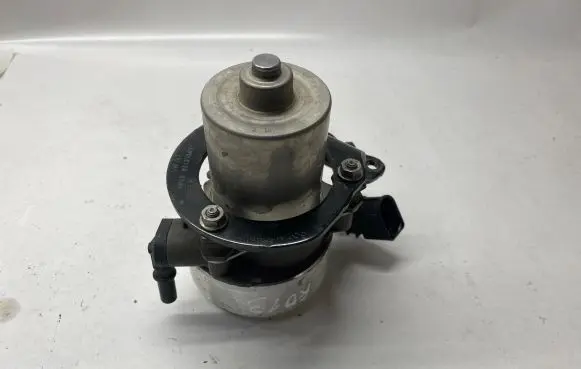 Volkswagen Golf VII Vacuum pump 707254020 19T172