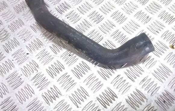 Volvo XC90 Engine coolant pipe/hose 08674873